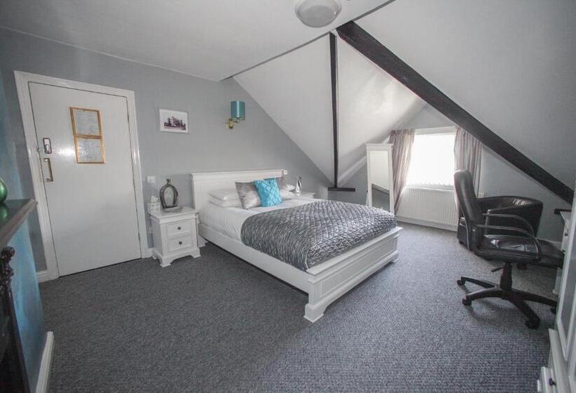 Номер Стандарт, Tower House Executive Guest House