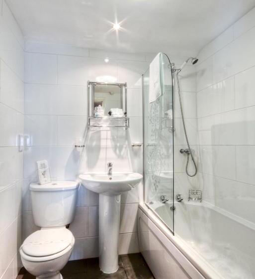 Номер Стандарт, Tower House Executive Guest House