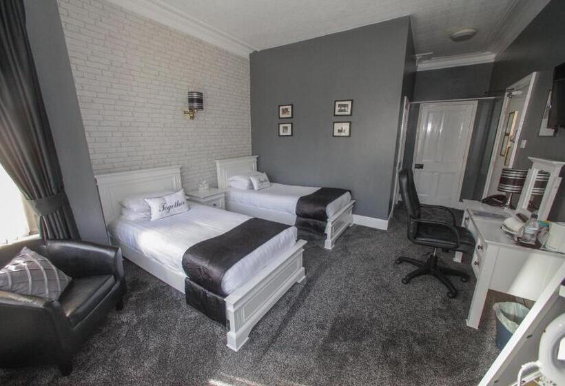 Номер Стандарт Адаптированный для Инвалидов, Tower House Executive Guest House