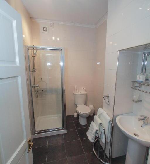 Номер Стандарт, Tower House Executive Guest House