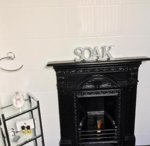 Номер Стандарт, Tower House Executive Guest House