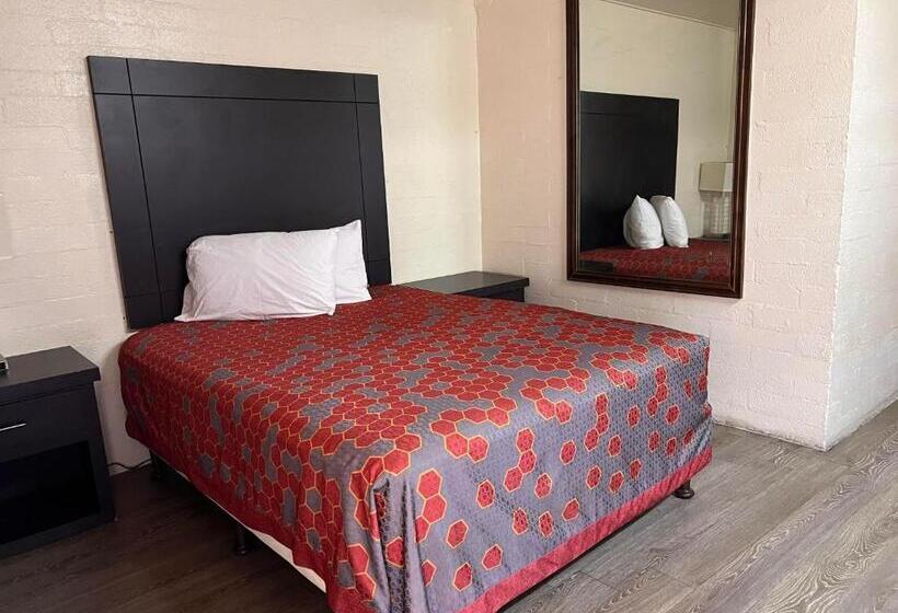 标准单人间, Border Motel