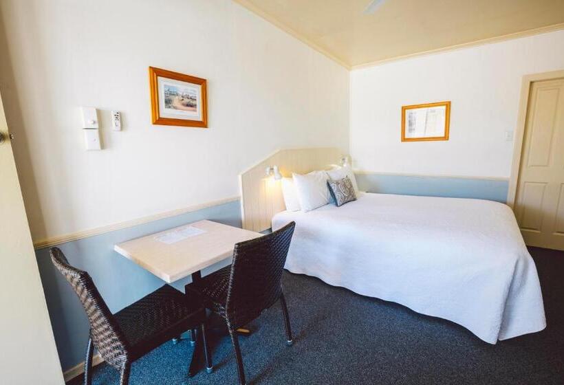 スタンダードルーム, Boulevard Motel