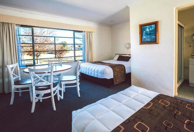 ファミリールーム, Boulevard Motel