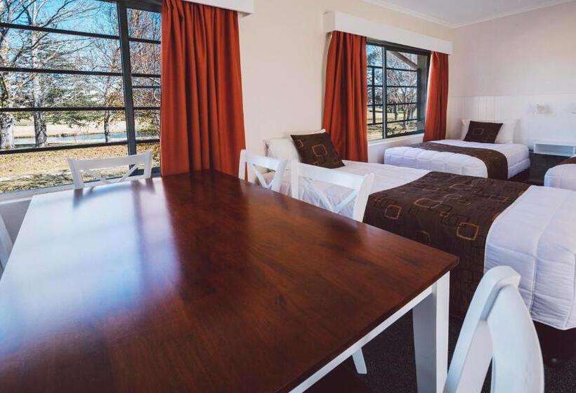 ガーデンビューファミリールーム, Boulevard Motel