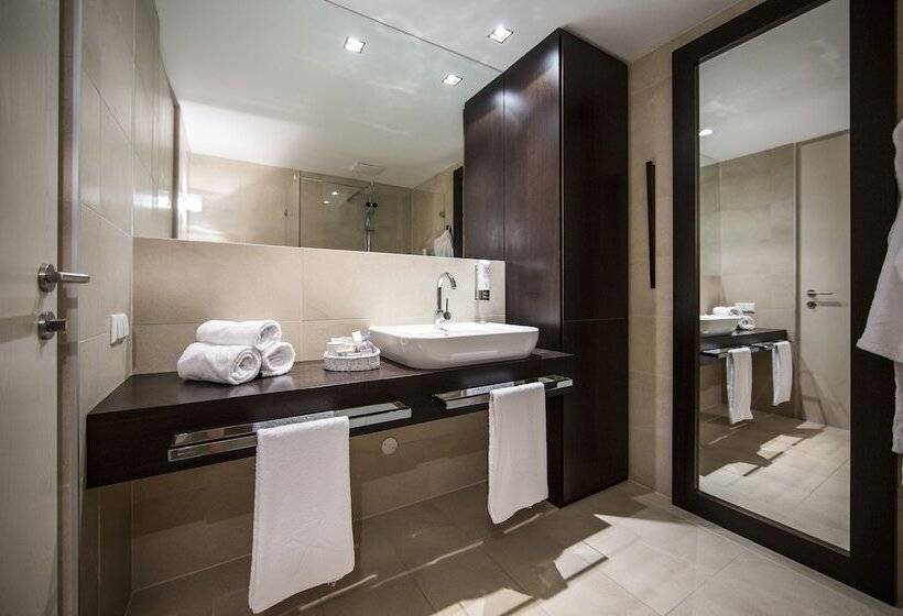 Апартаменты Deluxe 3 Спальни Вид на Море, Falkensteiner Residences Senia