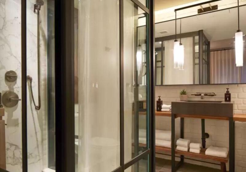 주니어 스위트, 1 Hotel Central Park