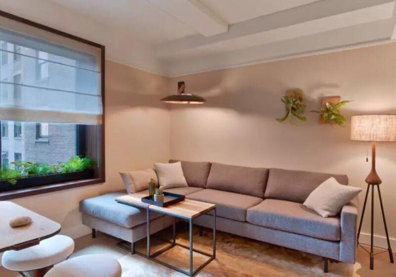 주니어 스위트, 1 Hotel Central Park