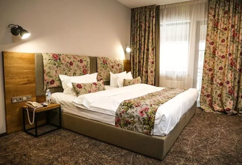 سوییت جونیور, Grand Admiral Resort & Spa