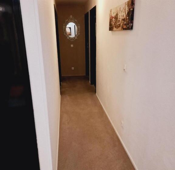 标准三人间, Hôtel M&r