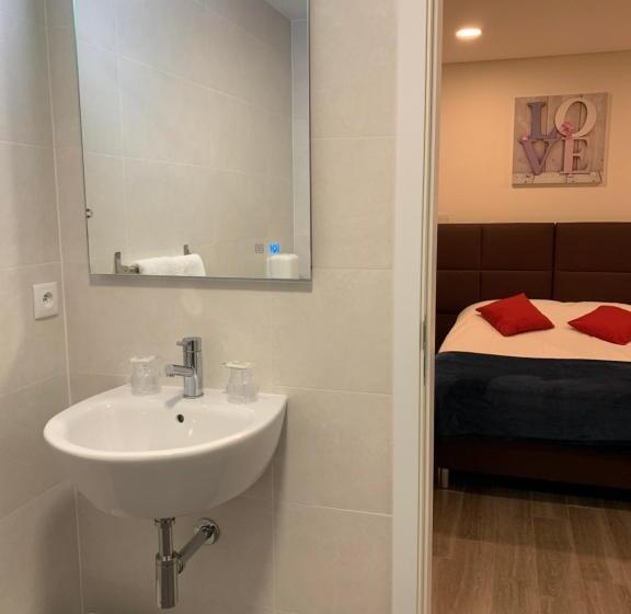 高级大房间, Hôtel M&r