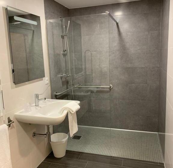 带大床的标准间, Hôtel M&r