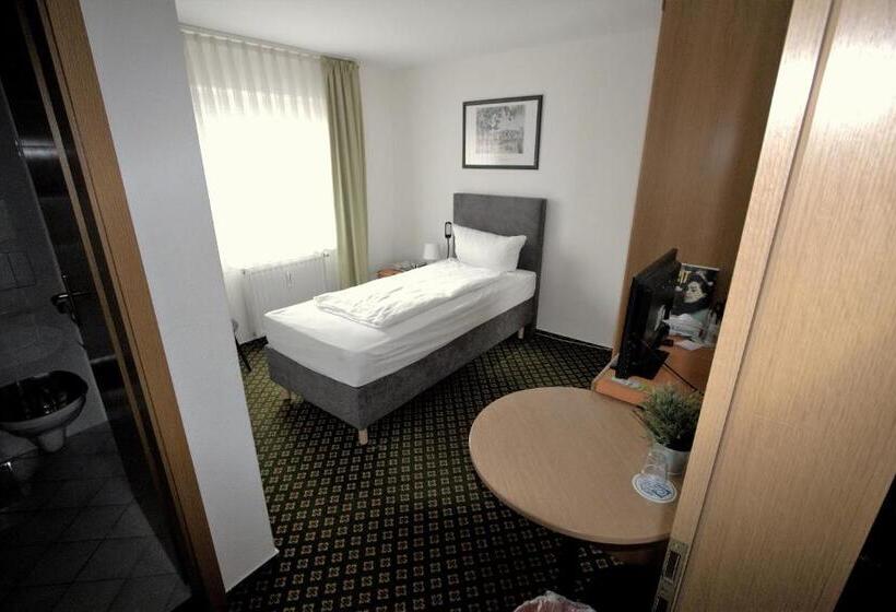 스탠다드 싱글 룸, Leo Muhlhausen