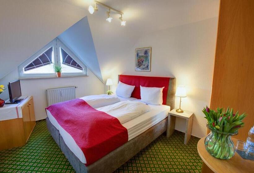 스탠다드 싱글 룸, Leo Muhlhausen