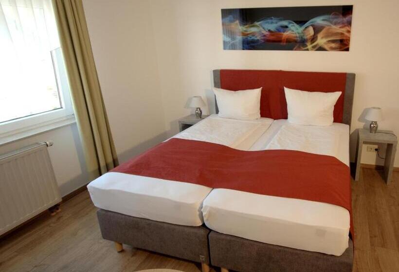 스탠다드 룸, Leo Muhlhausen