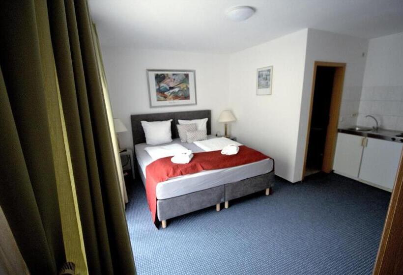 침실 1개 아파트, Leo Muhlhausen