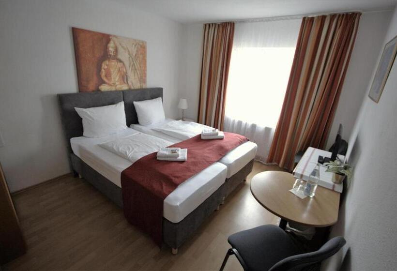 스탠다드 룸, Leo Muhlhausen