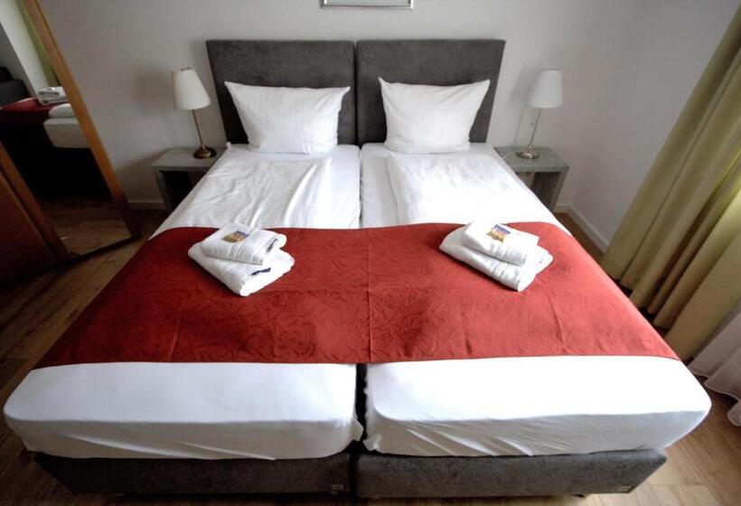 스탠다드 룸, Leo Muhlhausen