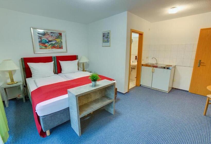 스탠다드 룸, Leo Muhlhausen