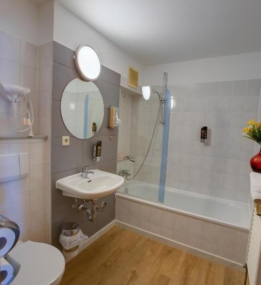 스탠다드 룸, Leo Muhlhausen