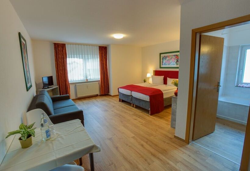 스탠다드 룸, Leo Muhlhausen