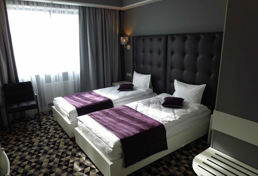 标准间, Manufactura Design