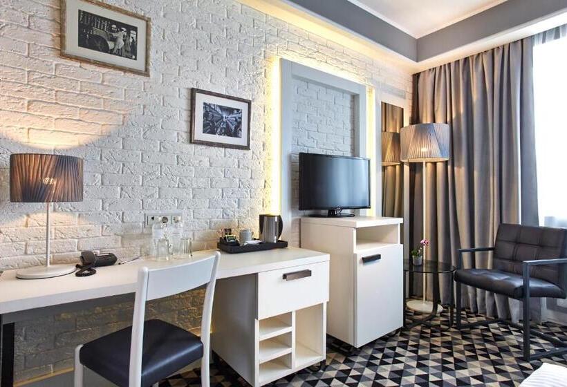 标准间, Manufactura Design