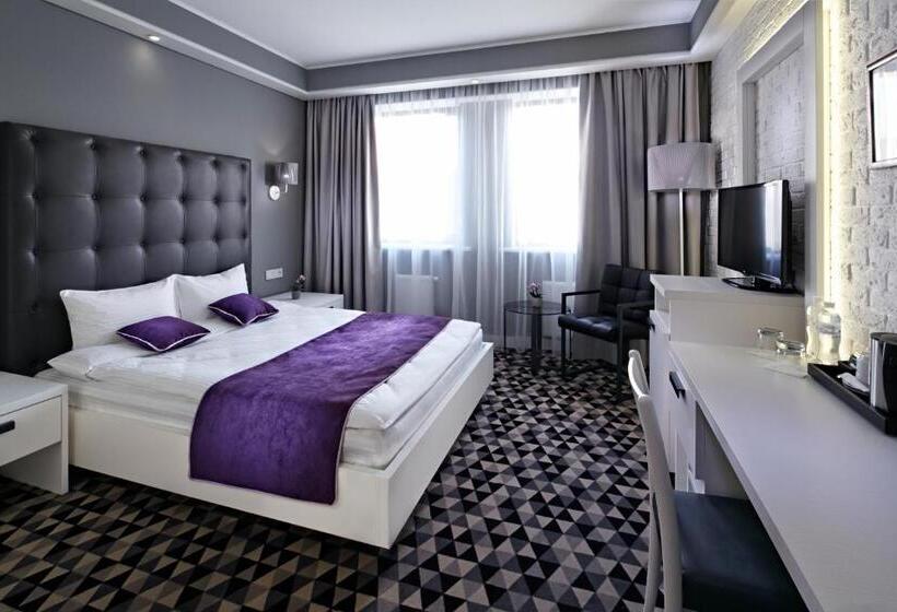 标准间, Manufactura Design