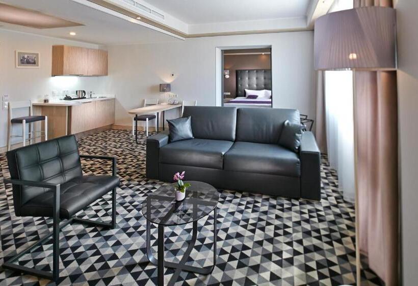 套房, Manufactura Design