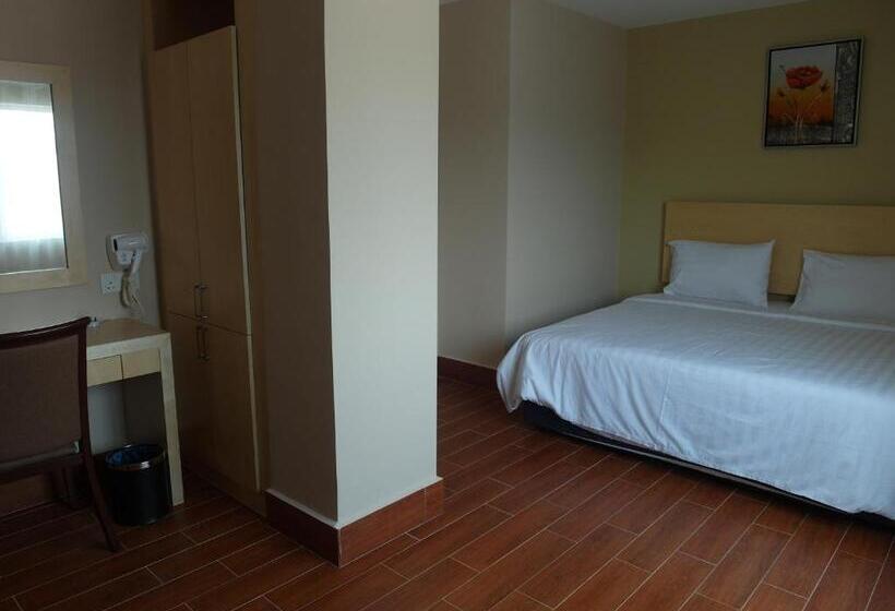 اتاق لوکس با تخت بزرگ, Metro Hotel @ KL Sentral
