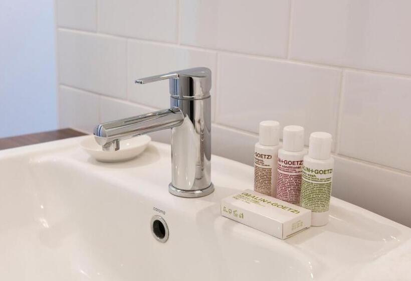 סוויטה, Perry Street