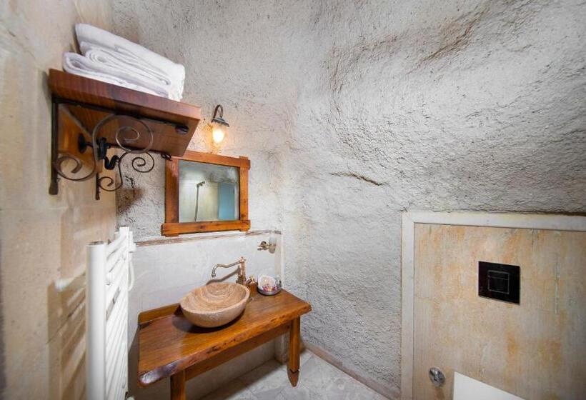 سوییت سوپریور, Terra Cave