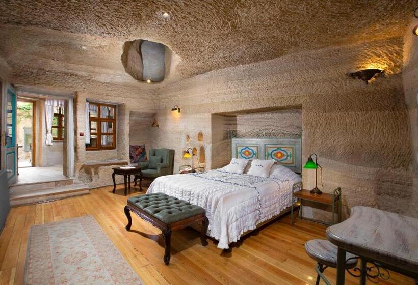 سوییت سوپریور, Terra Cave