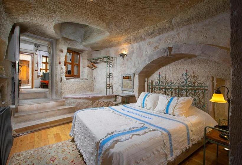 سوییت سوپریور, Terra Cave