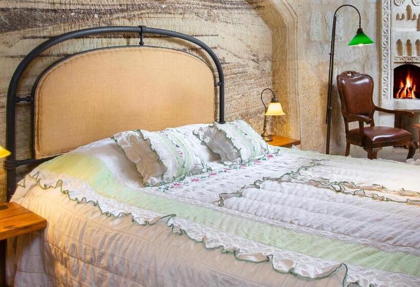 سوییت جونیور, Terra Cave