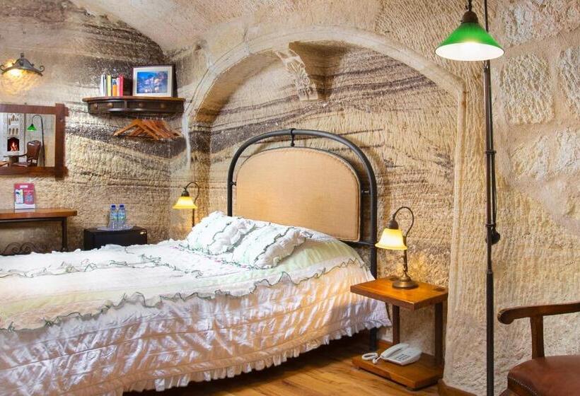 سوییت جونیور, Terra Cave