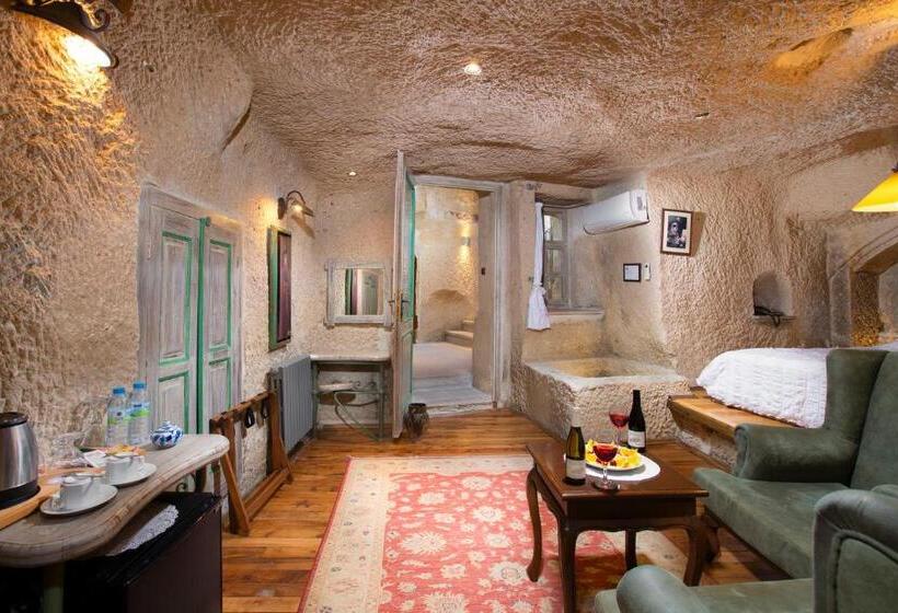 سوییت جونیور, Terra Cave