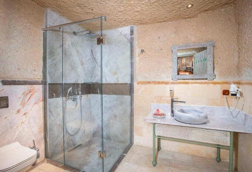 سوییت جونیور, Terra Cave