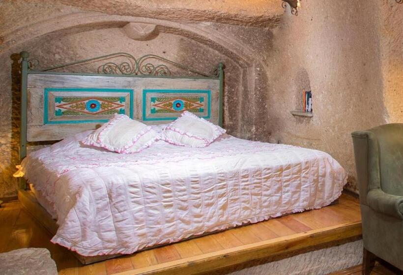 سوییت جونیور, Terra Cave