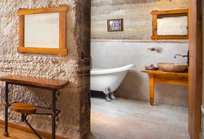 سوییت, Terra Cave