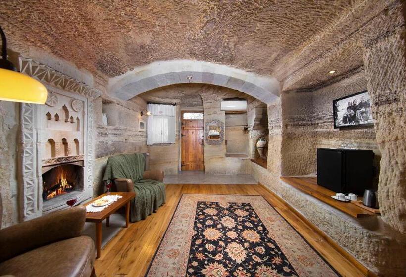 سوییت, Terra Cave