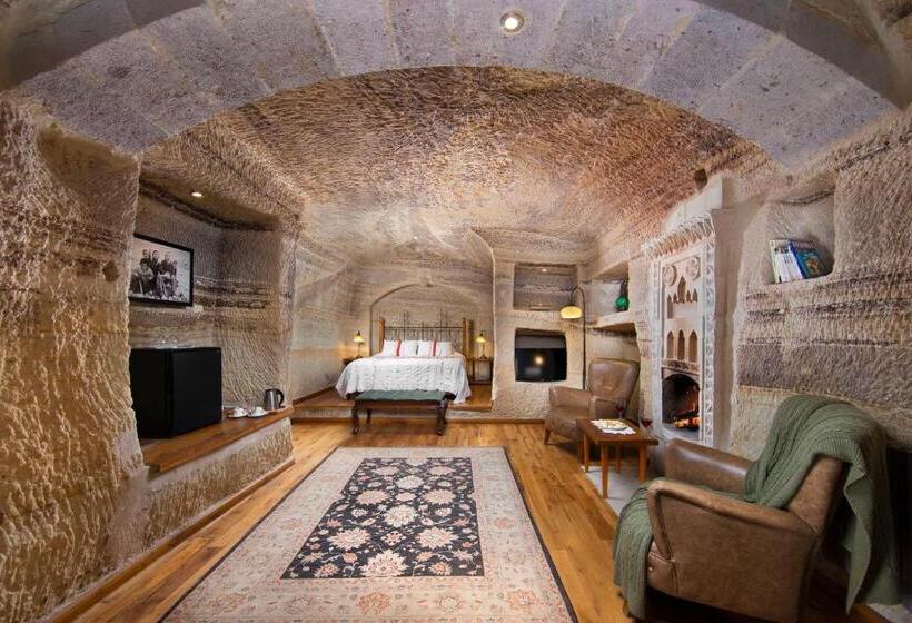 سوییت, Terra Cave