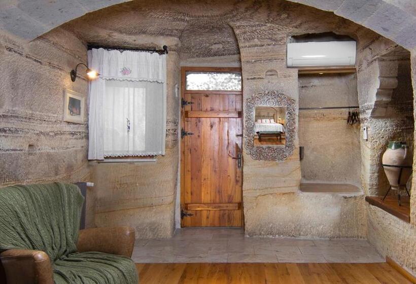 سوییت, Terra Cave