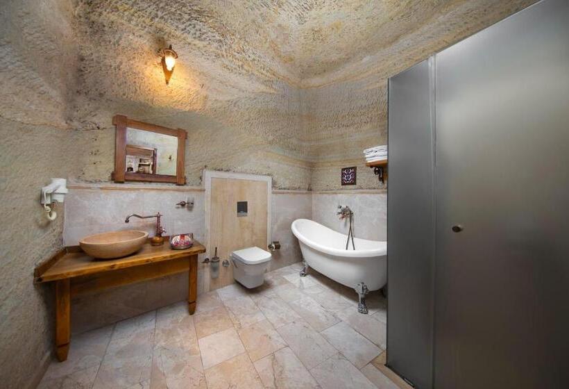 سوییت, Terra Cave