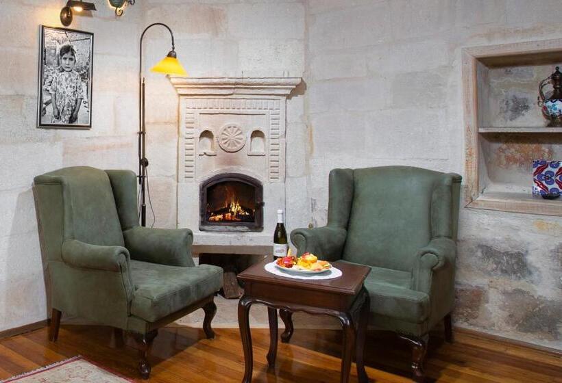 سوئیت با تخت بزرگ, Terra Cave