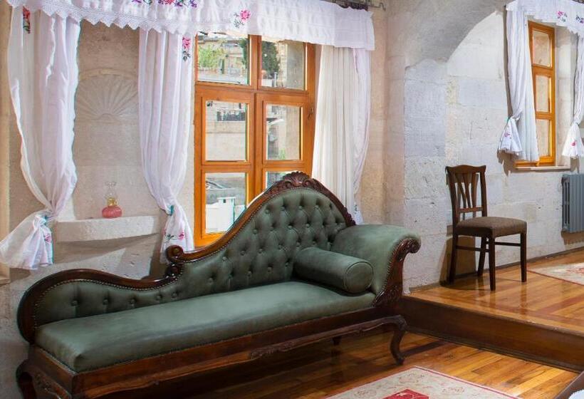 سوئیت با تخت بزرگ, Terra Cave