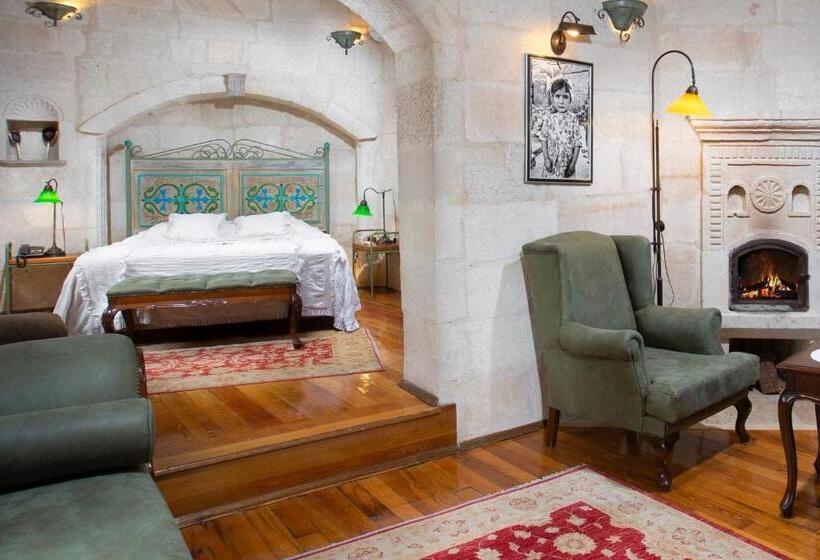 سوئیت با تخت بزرگ, Terra Cave