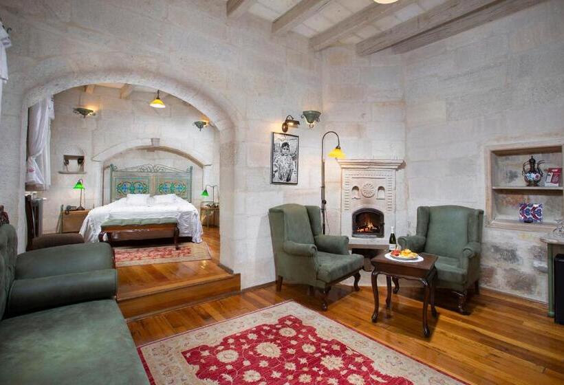 سوئیت با تخت بزرگ, Terra Cave