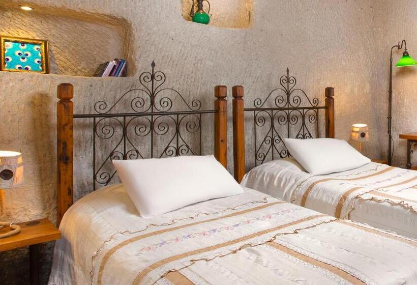 اتاق اکونومی, Terra Cave