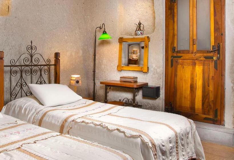 اتاق اکونومی, Terra Cave